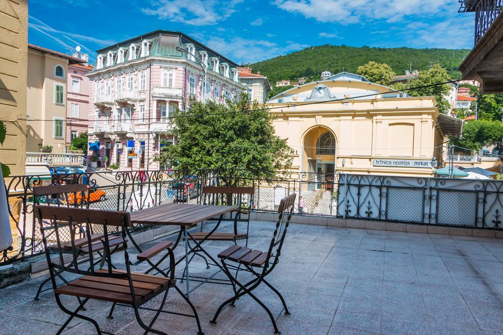 Sunny Apartment Anamaria Opatija Exteriör bild